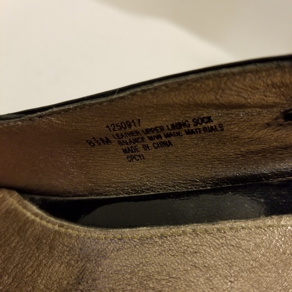 Sofft  heels  approx 3 in heel navy blue  sz 8 1/2 - Picture 5 of 8